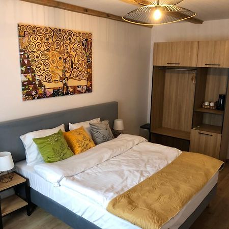 Apartamenty Wakacyjna Wioska Ngo 20M Od Suntago 姆什乔努夫 外观 照片